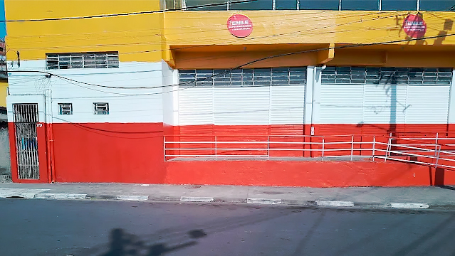 Fachada do Supermercado Emile